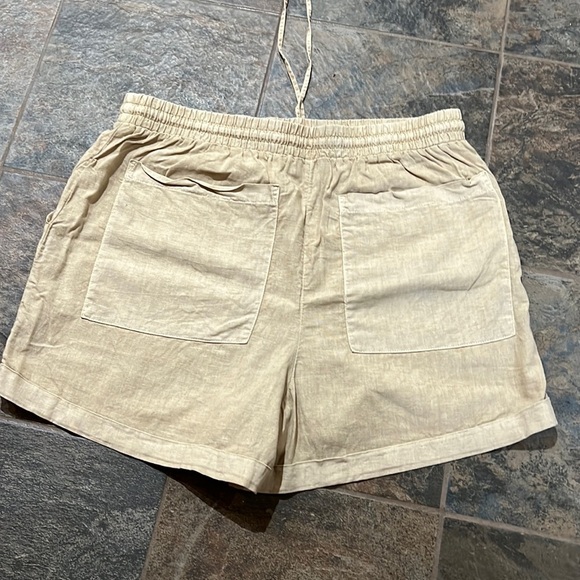 Universal Thread Shorts - Picture 2 of 5